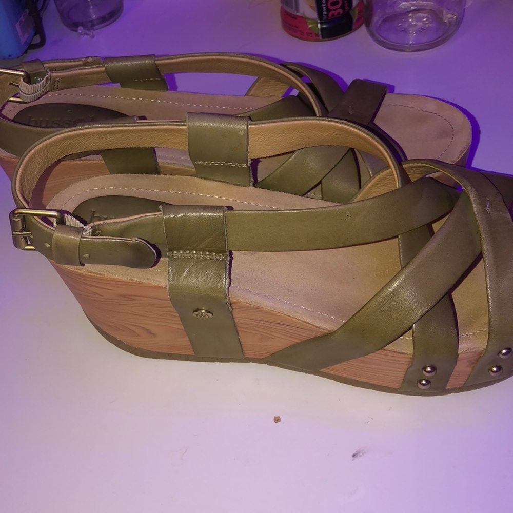Sandals with wedge